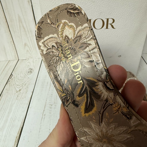 Christian Dior Embroidered Dway Heeled Slide Sandal Natural Sz 39 / 9 - Picture 9 of 14
